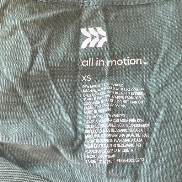 NWT! All in Motion Green Long Sleeve Tee Size XS - Picture 3 of 9